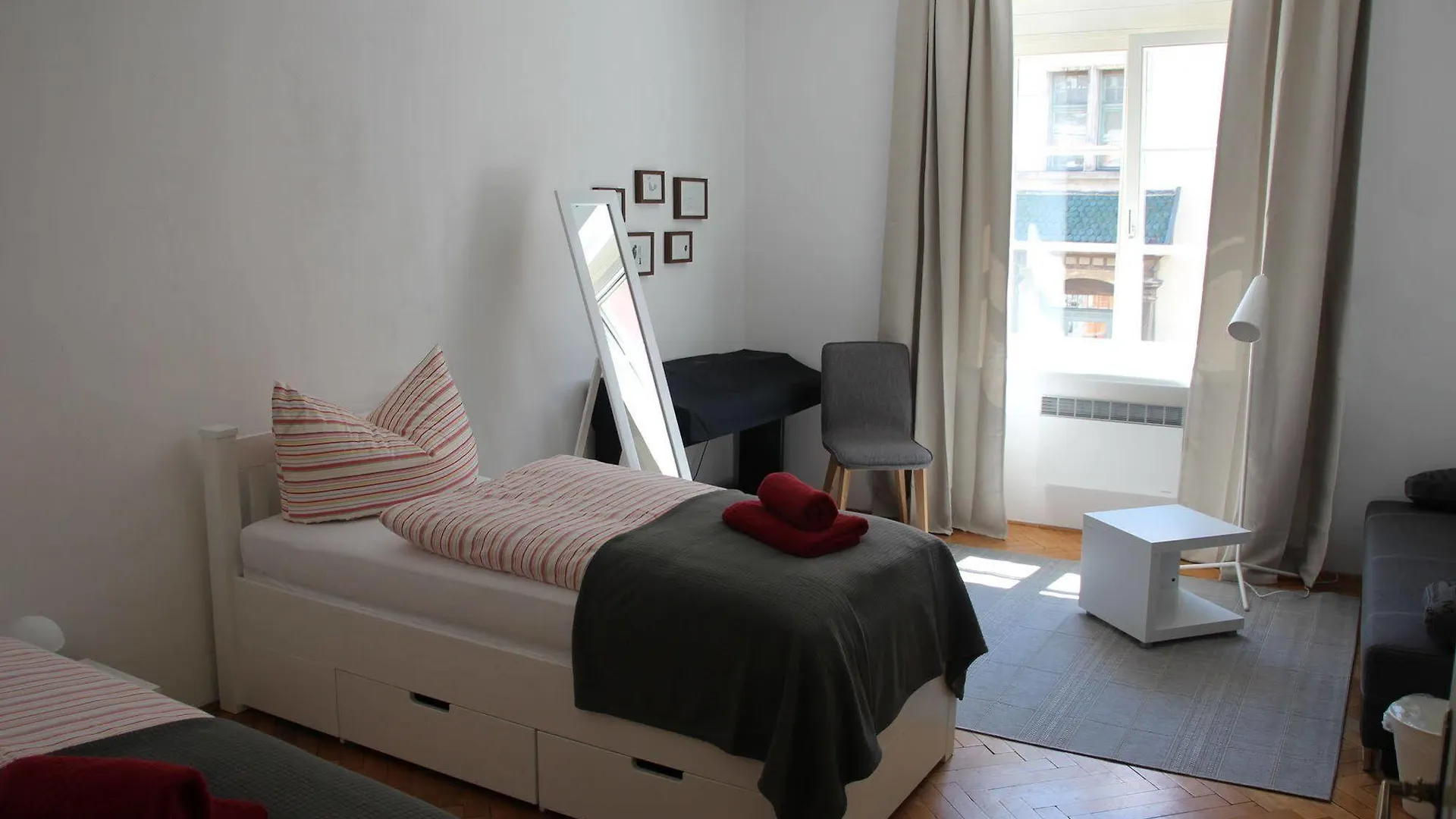 S14 Rooms & Apartments 인스브루크 0*,